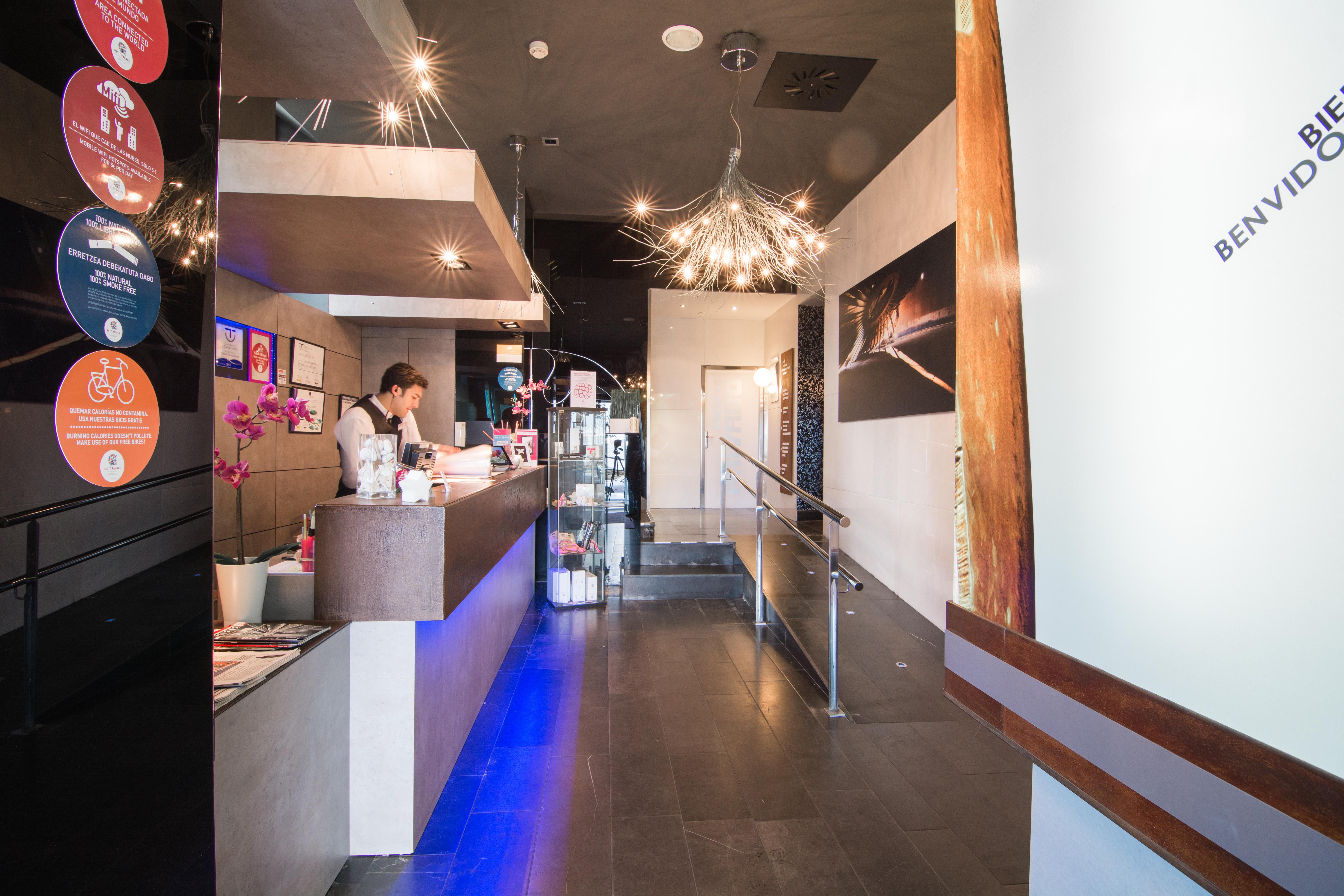 Petit Palace Tamarises 게초 외부 사진